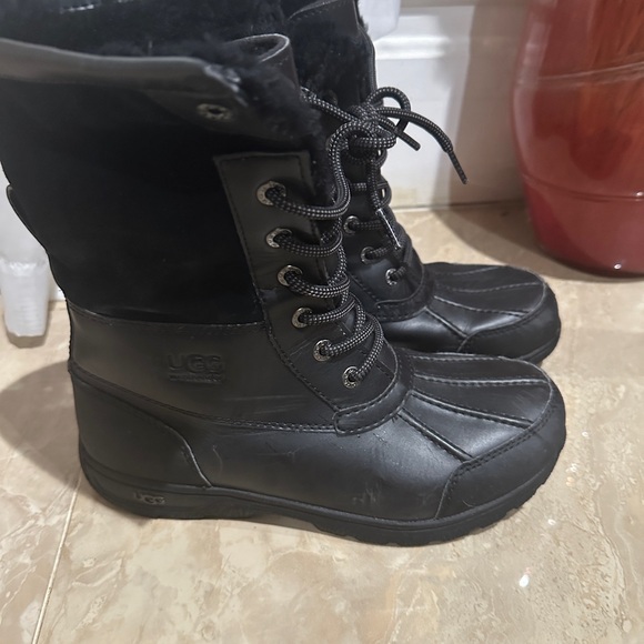 UGG K Butte II CWR 1098890K  Women's Boots Black Size USA 6 UGG - Picture 2 of 6